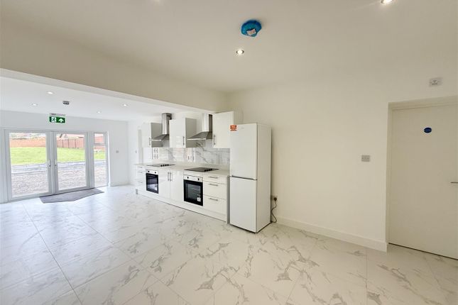 Langley Road, Slough photo 4