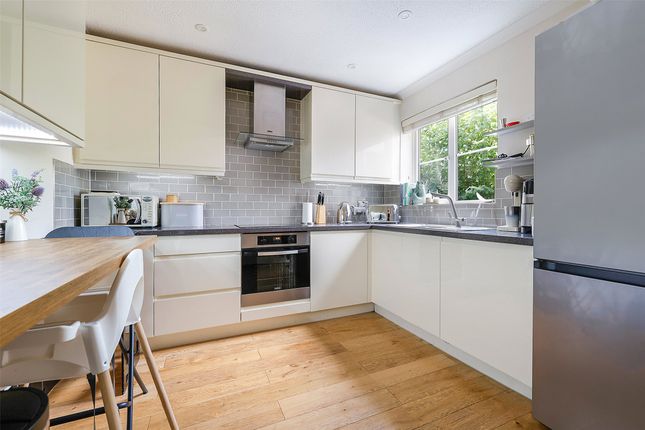 6, Owen Place, Surrey photo 4