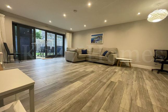4-bed house on 52 Kingston upon Thames, Albert Road, Kingston upon Thames, £1,300,000