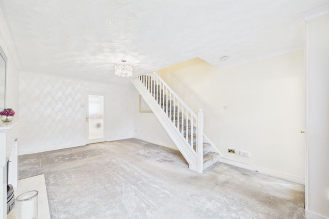27 Springcroft Crescent, Baillieston photo 3