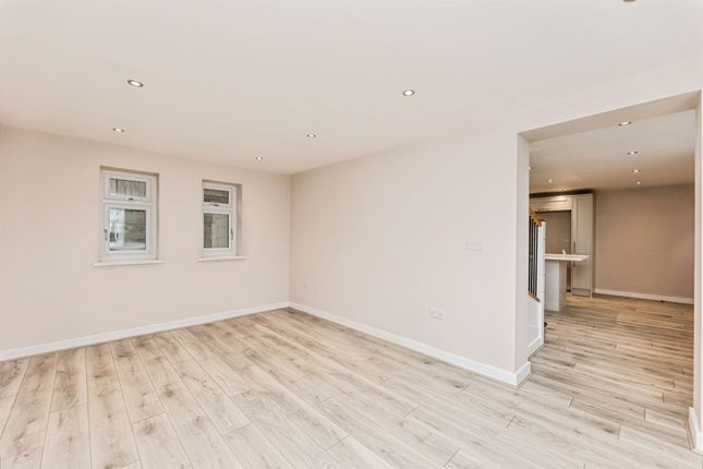 15, Moorside Road, Bradford photo 4
