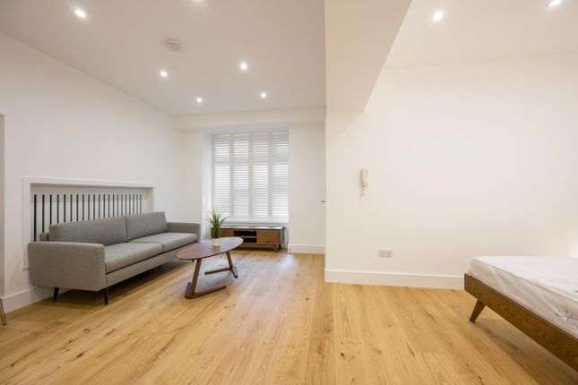 Thumbnail Studio to rent in Grove End Gardens, Grove End Road, St John's Wood, London