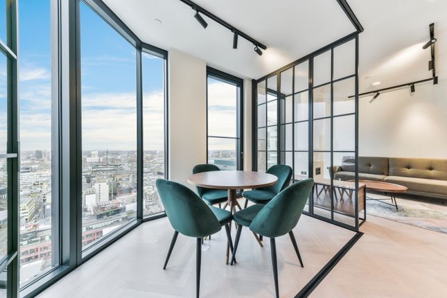 Flat to rent in One Crown Place, The City, London