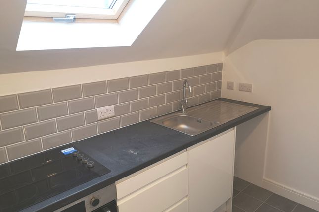 Flat to rent in 94 Botley Road, Park Gate