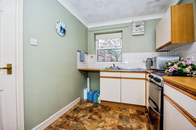 Flat for sale in Sutton Court, Skegness