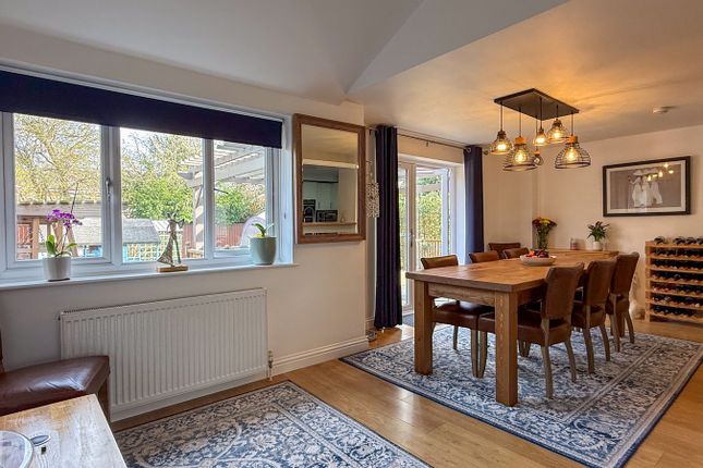 45, Chaucer Crescent, Newbury photo 3