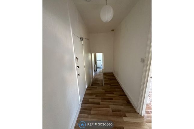 Flat, St Jamess Road, Croydon photo 2