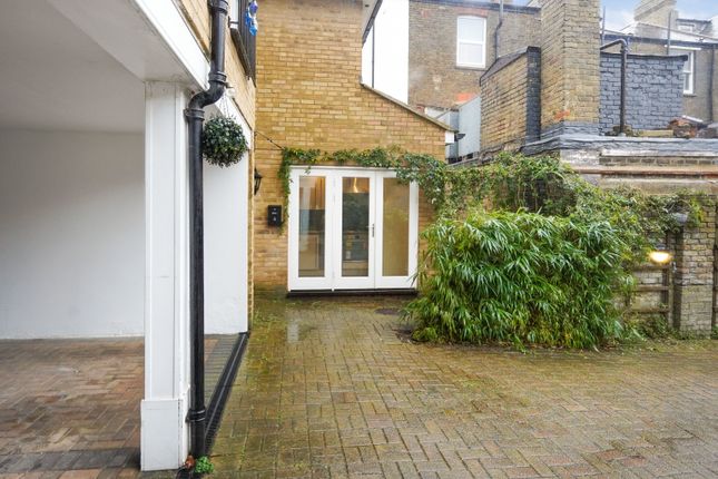 Town house for sale in Queens Courtyard, Dover
