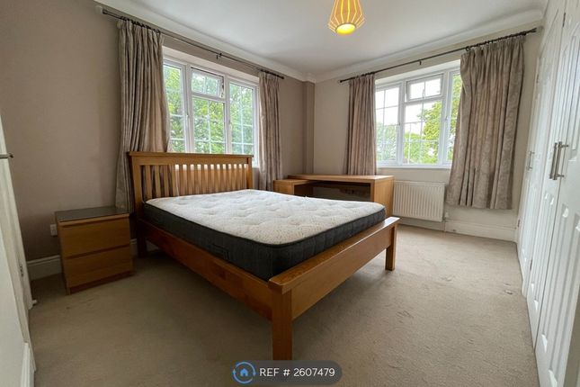 Room 1 - En- Suite
