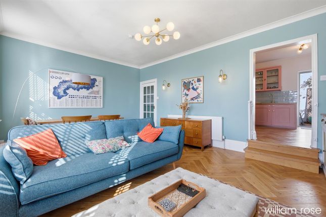 82A, The Avenue, Chingford photo 2