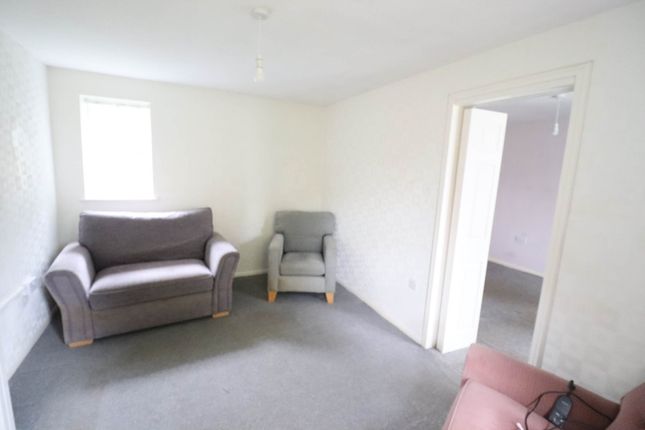 5, Raylen, High Wycombe photo 4