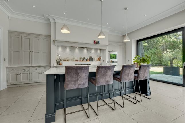 9, Birds Hill Rise, Oxshott photo 4