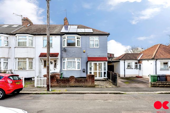 End terrace house for sale in Suffield Road, London