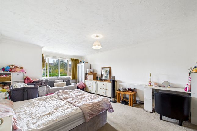37, St. Martins Court, Kesgrave photo 2