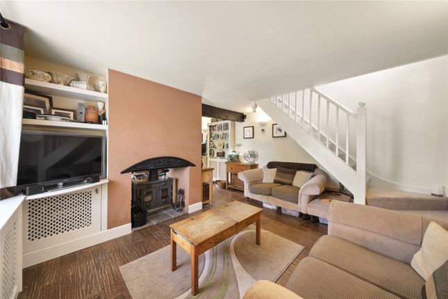 Pond Cottage, The Green, Uxbridge photo 2