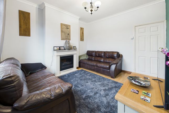 31, Prospect Road Old Whittington, Chesterfield photo 4