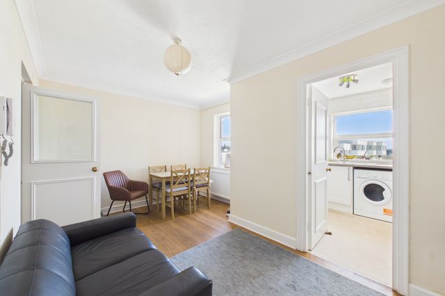 Room 1, 20 Kings Court, Brighton Road, Lancing photo 4