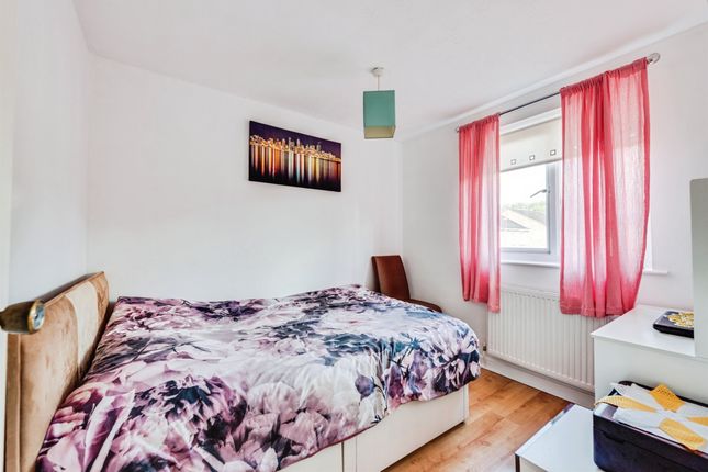 35, Cloudberry Road, Swindon photo 4