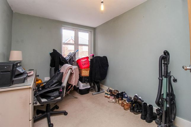 Flat for sale in Royal Troon Drive, Wakefield
