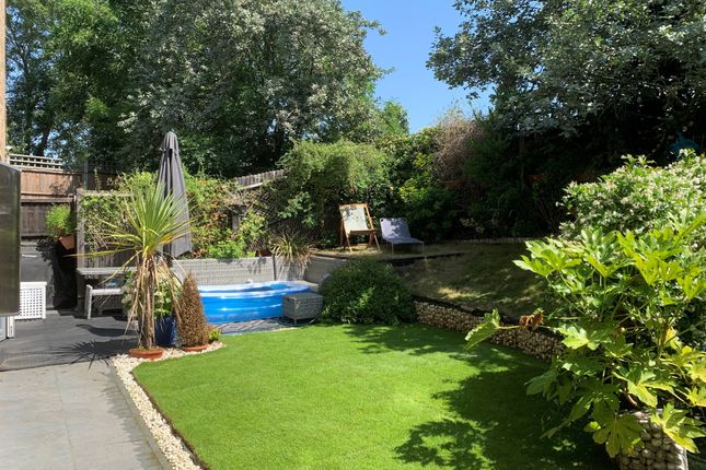 60, Forty Hill, Enfield photo 2