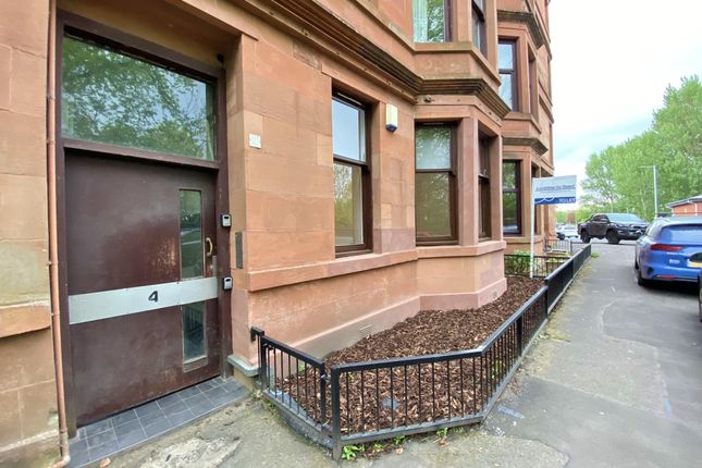 Flat to rent in 4 Auldhouse Avenue, Pollokshaws, Glasgow