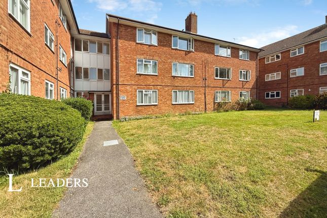 2-bed flat on Meadway Court, Worthing, £200,000
