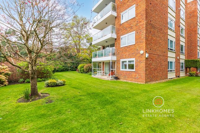 Thumbnail Flat for sale in The Avenue, Poole
