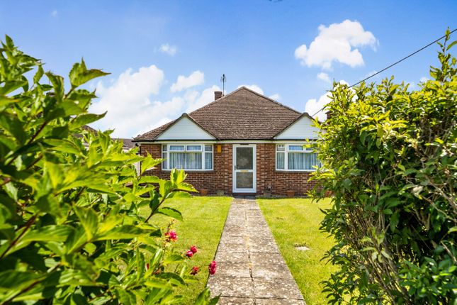 Thumbnail Bungalow for sale in Folly View Crescent, Faringdon, Oxfordshire