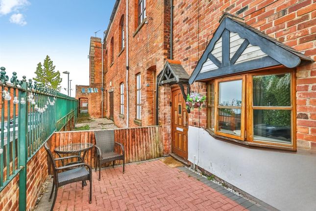 2-bed house on 11, Charlotte Court, Nottingham, £80,000