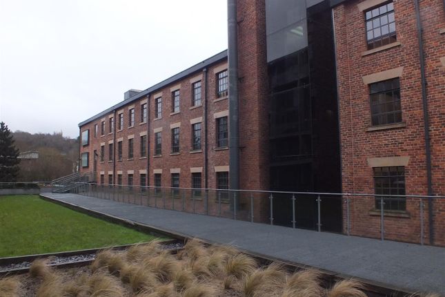 1-bed flat on Castle Street, Stalybridge, £825/mo