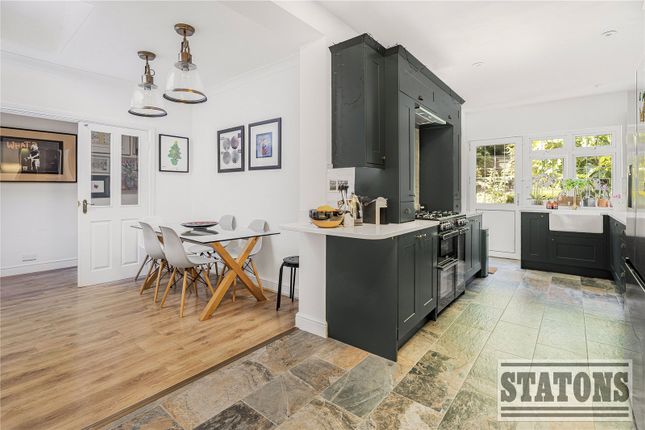 22, Georges Wood Road, Brookmans Park photo 3