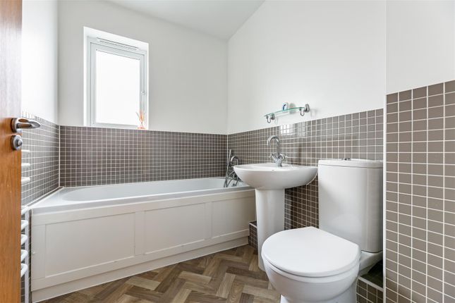 Flat for sale in Saltings Crescent, West Mersea, Colchester