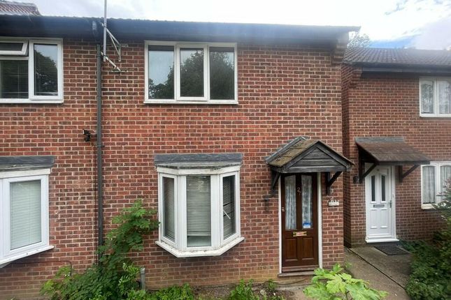 2-bed house on 27, Acer Grove, Pinewood, £1,000/mo