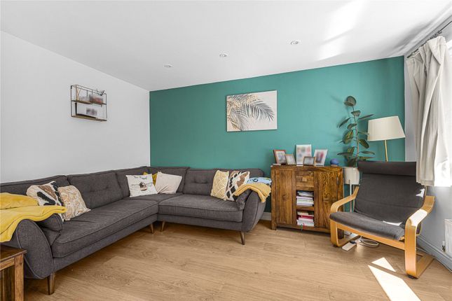 4, Orchard Mews, Woking photo 4