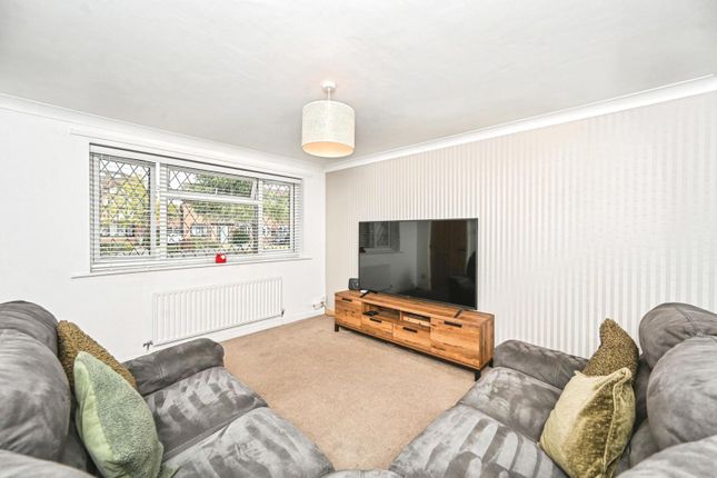 8, Kirkham Close, Warrington photo 4