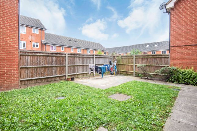 Flat for sale in Tamar Way, Slough