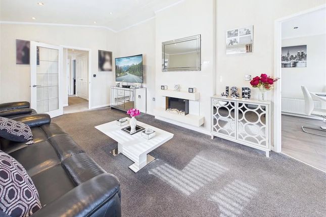45, Oakleigh Residential Park, Weeley photo 2
