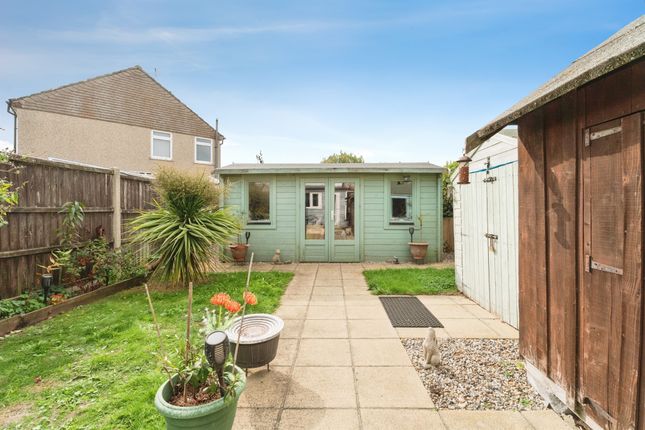 3, Elizabeth Crescent, Holt photo 4
