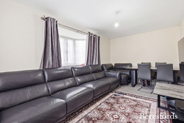 26, Hunts Drive, Chelmsford photo 4