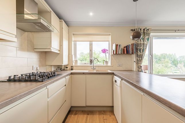 18, Brookside, Feltham photo 2