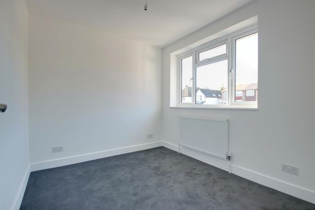 Terraced house to rent in Langley Crescent, Kings Langley