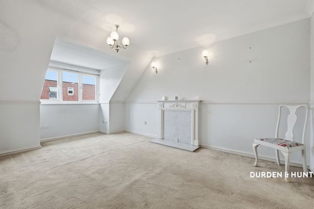 53 Regency Lodge Albert Road, Buckhurst Hill photo 2
