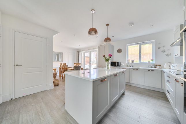 5, Clatworthy Avenue, Exeter photo 3