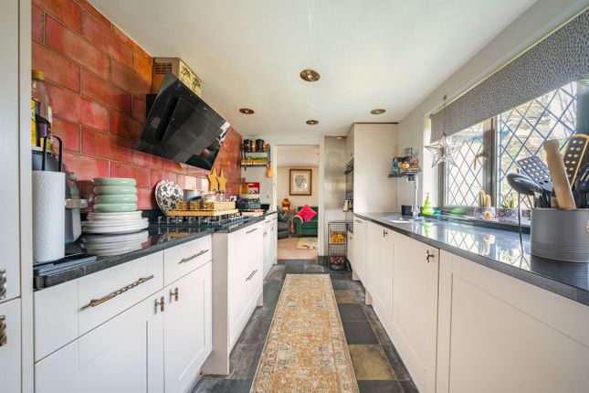 148, Watersplash Road, Shepperton photo 3