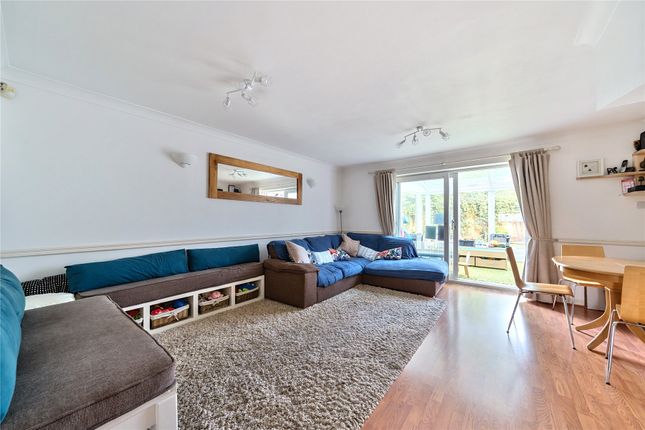 19, Sherbourne Gardens, Surrey photo 2