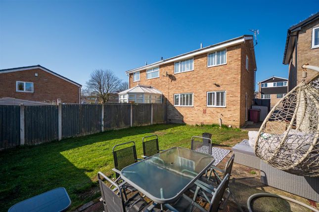 19, Arundel Close, Dronfield photo 2