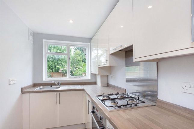 Dalyell Road, London photo 2