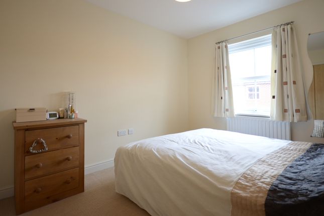 9, Pheasant View, Bracknell photo 4