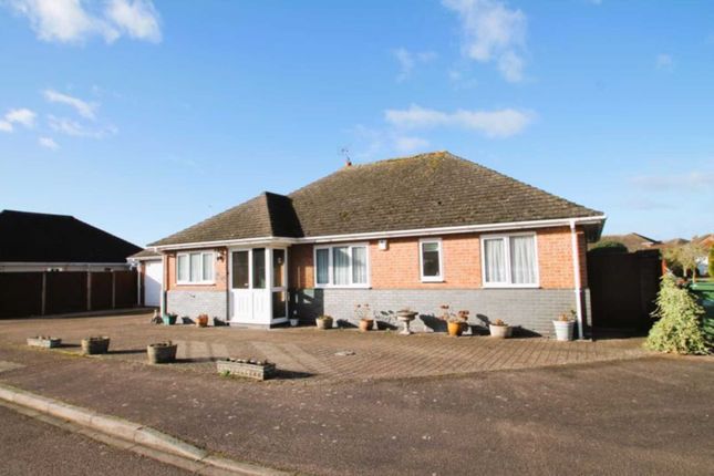 Bungalow to rent in Comp Gate, Eaton Bray LU6