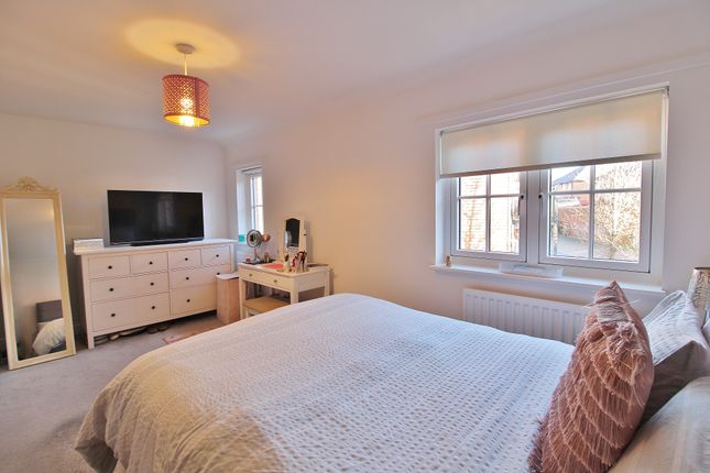 3 Montgomery House, Marrelsmoor Avenue, Waterlooville photo 4